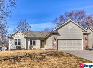 2806 Blackhawk Dr, Bellevue, NE 68123