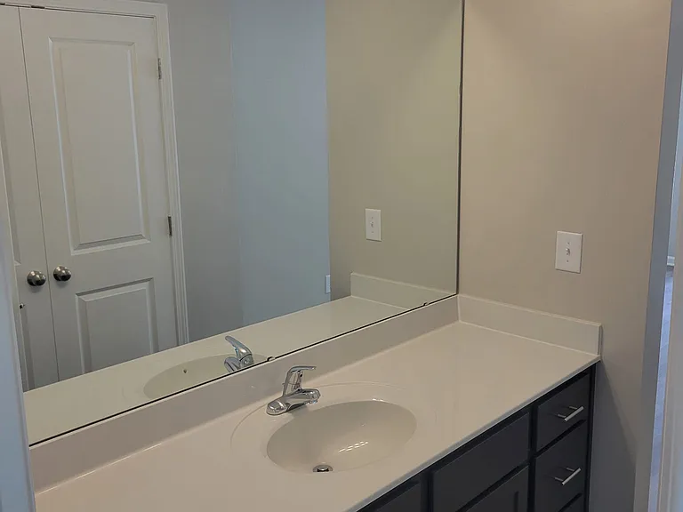 209 Eckerd St — Photo 7