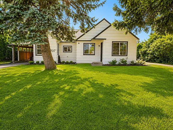 3rd image of 2707 SE 115th Ave