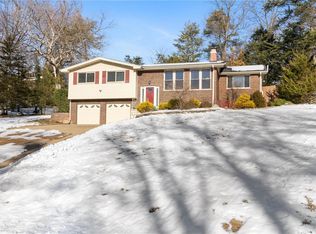 21 Ashgate Ct, Fenton, MO 63026