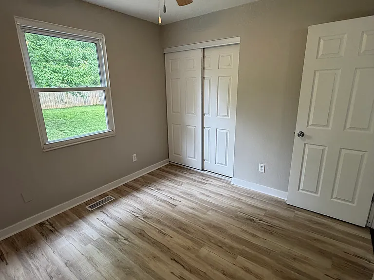 2205 Versailles Dr — Photo 9