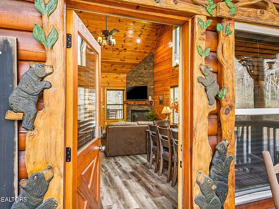 5th image of 551 Blackberry Ridge Way