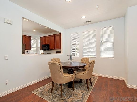 3rd image of 10458 Whitcomb Way