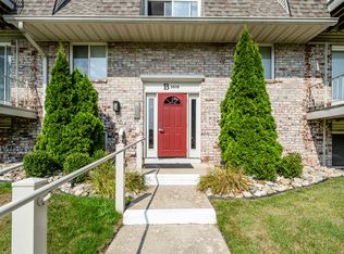 3608 Lakeshore Dr APT B-2, Saint Joseph, MI 49085