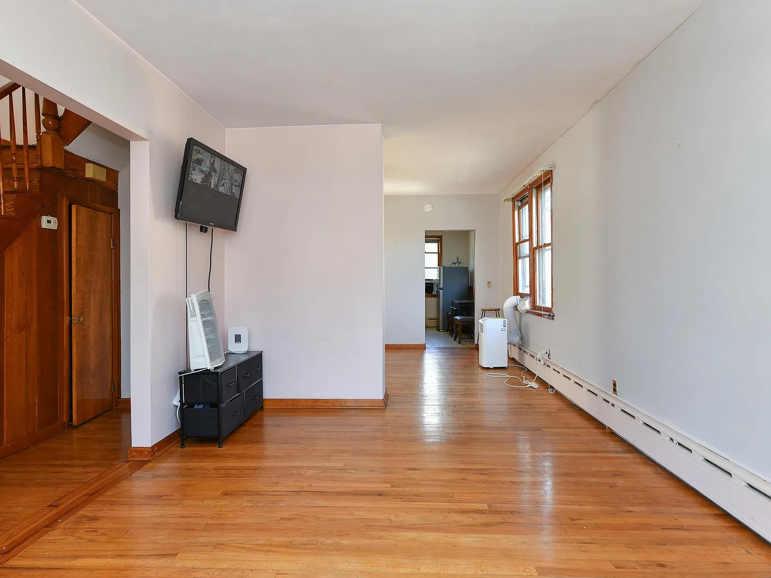 3 bed, 1.0 bath, $3,100 — Photo 4