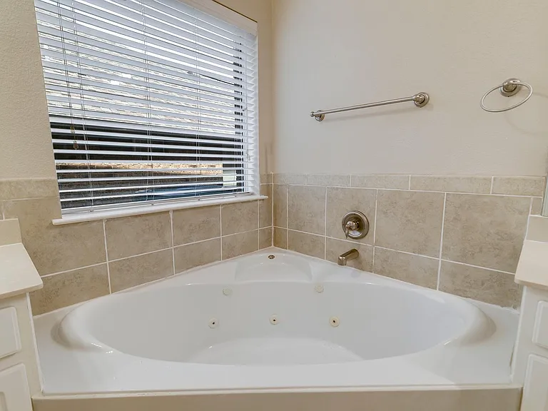 11570 Beeville Dr — Photo 14