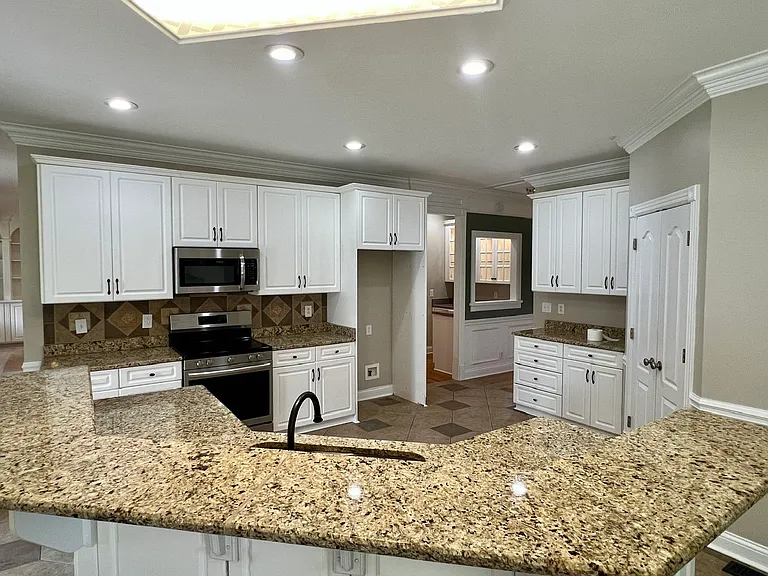 2903 Saint Johns Dr — Photo 14