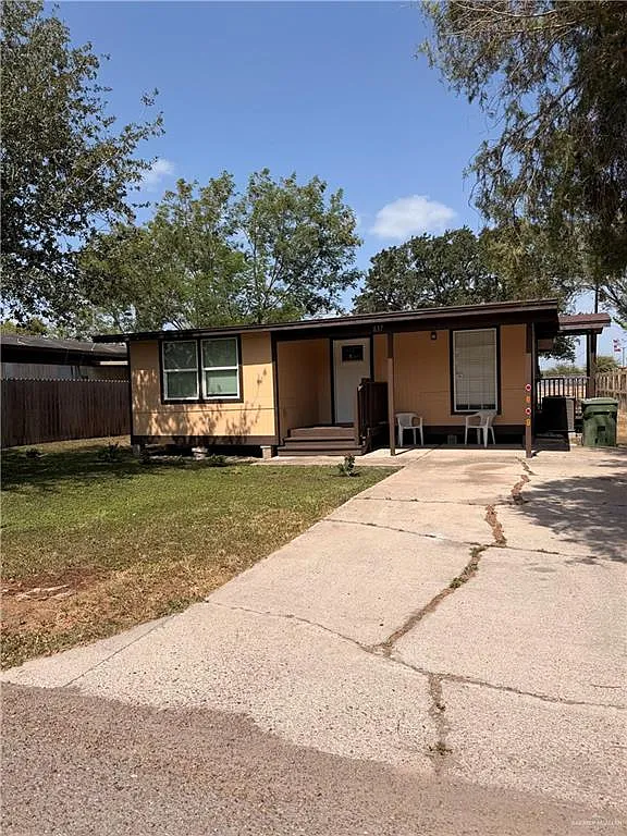 2 bed, 1.5 bath, 1104 sqft, $1,000 — Photo 2