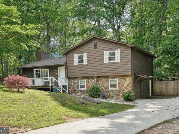 90 Hearthstone Dr, Newnan, GA 30263