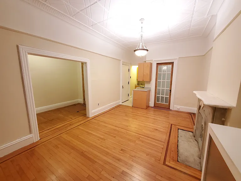 32 7th Ave #3F — Photo 1