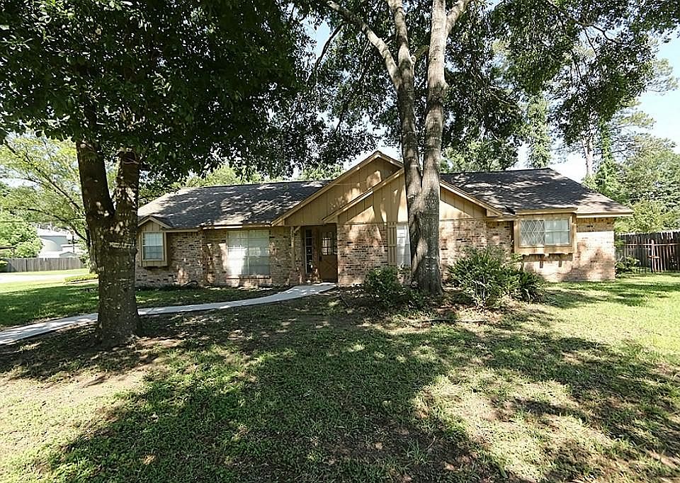 Now you can have a one story home on almost half acre right off Louetta near 249!