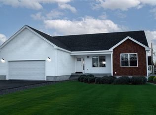 14 Recess Ln, Warwick, RI 02886