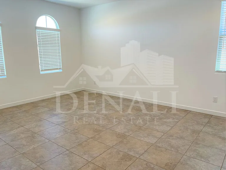 4622 N 192nd Ln — Photo 13
