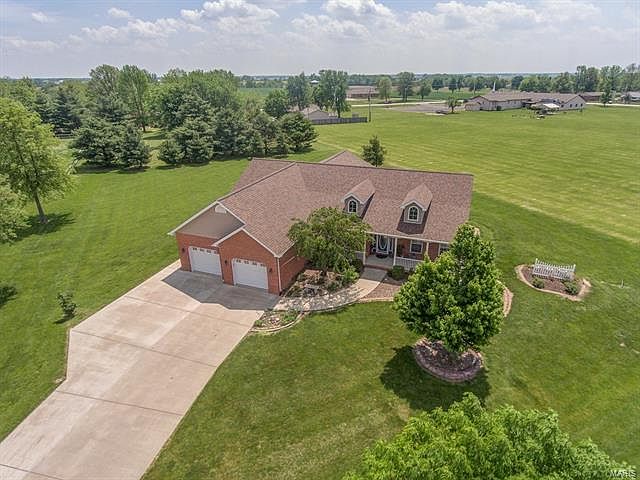1st image of 8420 Twin Lakes Dr