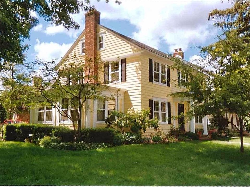 1st image of 301 N Revena Blvd