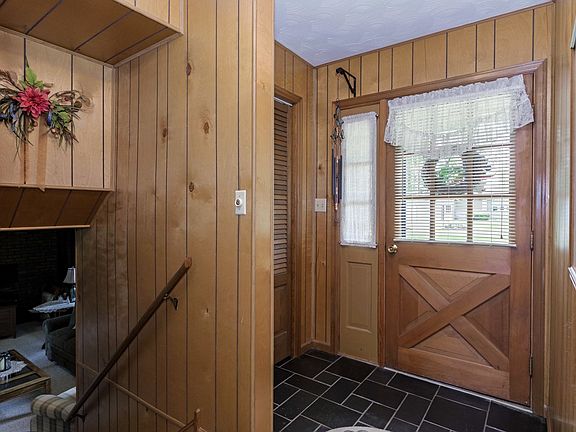 3rd image of 27138 Golden Acres Dr