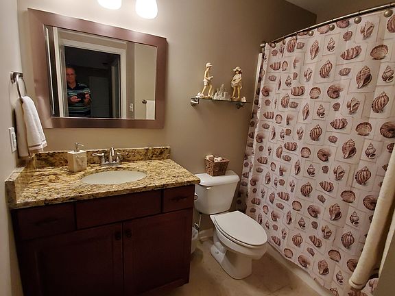 Bathroom off of hallway