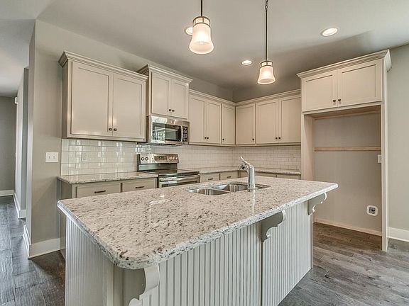 2nd image of 219 Rockcastle Lot 13