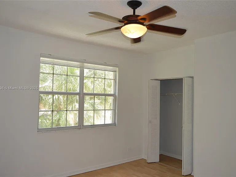 1527 Veracruz Ln — Photo 13