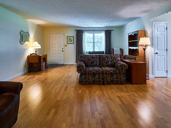 5th image of 9120 Candlewood Dr