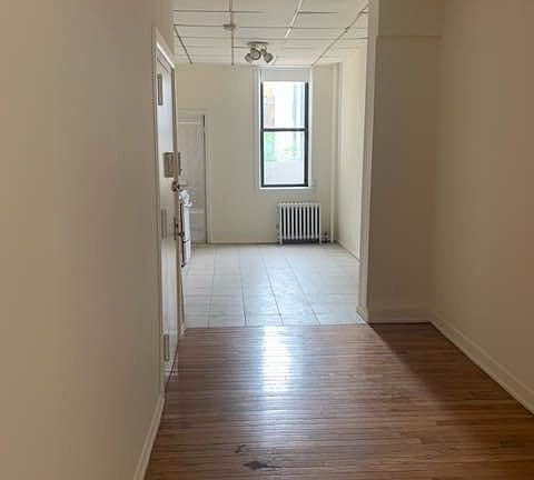 5th image of 2378 38th St APT 1R