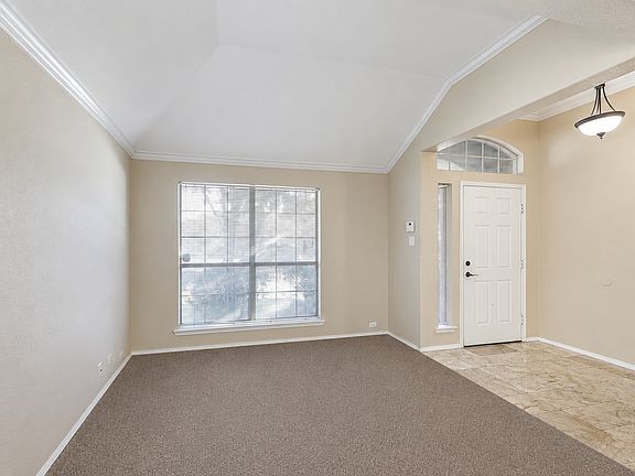 4th image of 3812 Acacia Trl