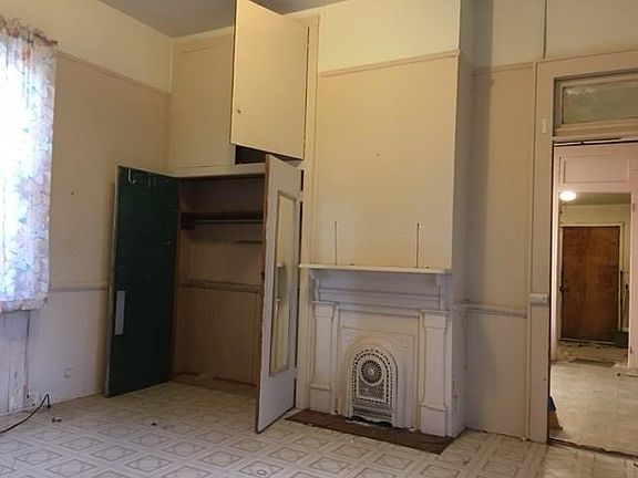 5th image of 1217 Dante St