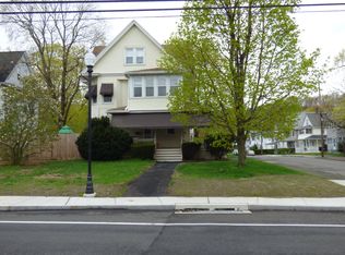 261 Wakelee Ave, Ansonia, CT 06401