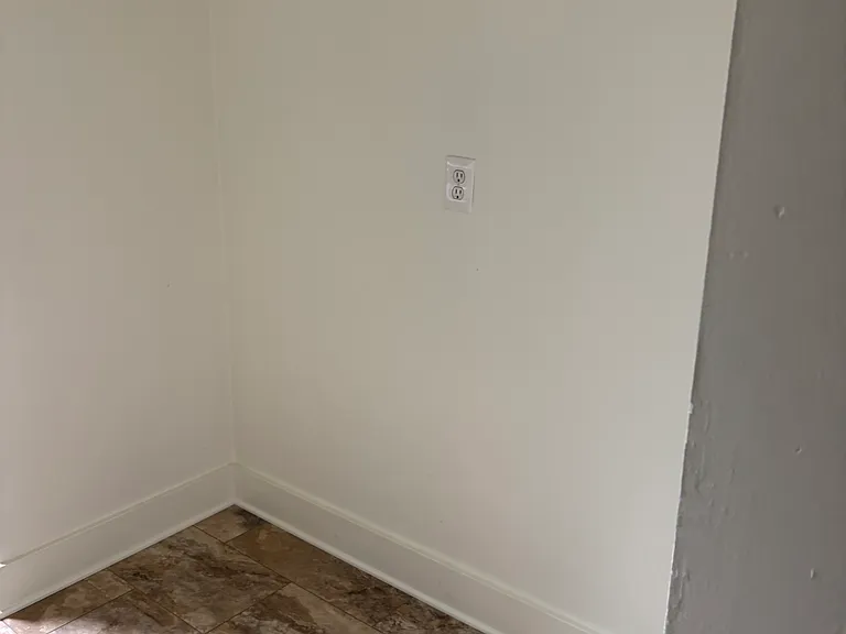 6135 Jackson St #2R — Photo 2