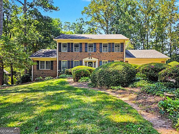3rd image of 3479 Castleridge Dr