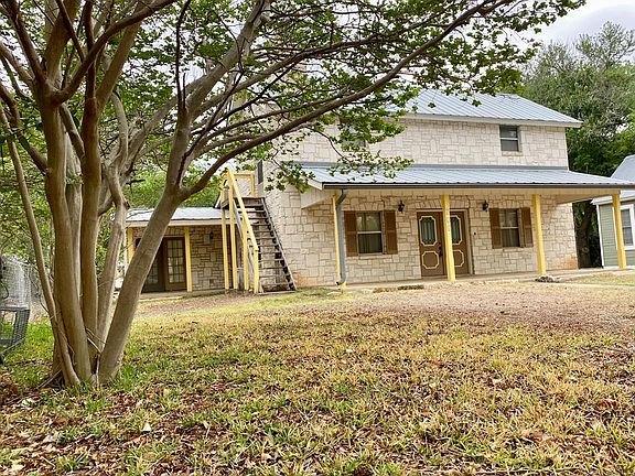 2nd image of 206 N Hackberry St