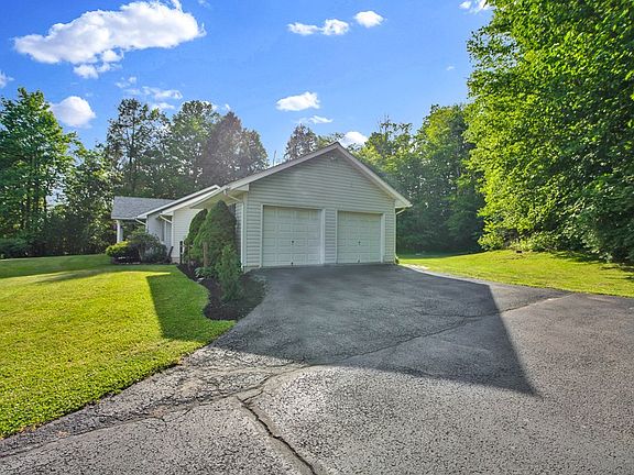 4th image of 117 Hills Creek Dr