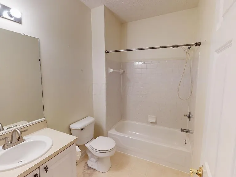 6498 Ringsend Ct — Photo 14
