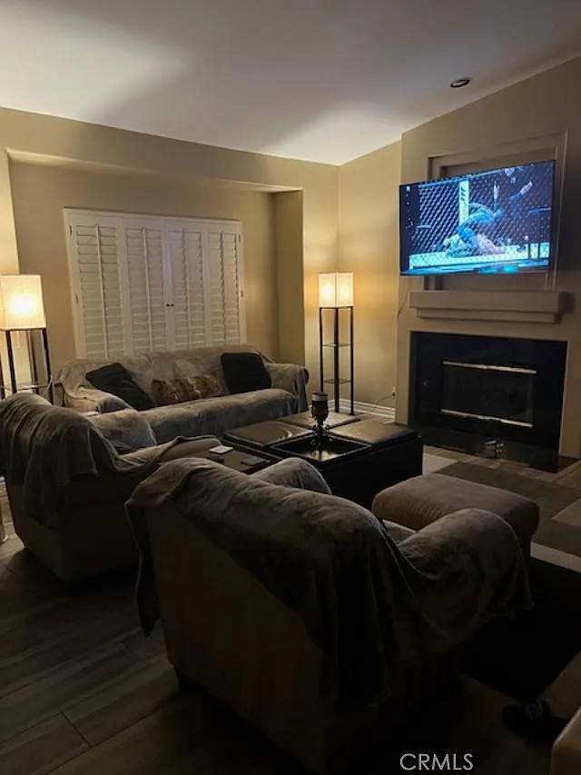 4 bed, 2.5 bath, 2273 sqft, $4,500 — Photo 4