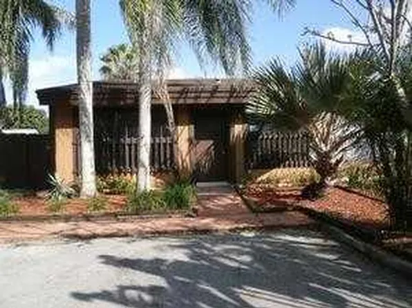 1931 Phoenix Ave, Pembroke Pines, FL 33026