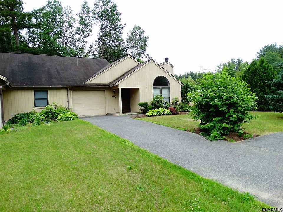 1st image of 30 Margaret Dr