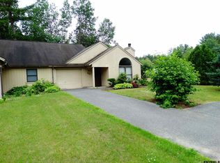 30 Margaret Dr, Queensbury, NY 12804