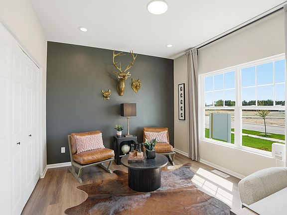 4th image of 18898 Sapphire St