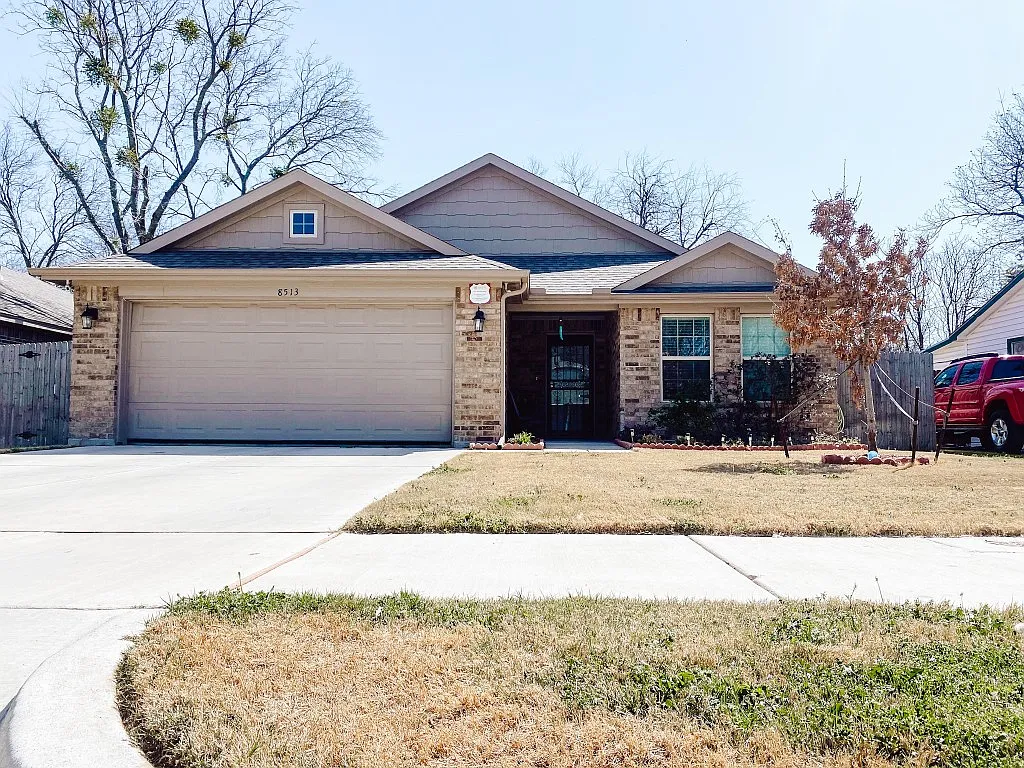 8513 Sussex Ct, White Settlement, TX 76108 | Zillow