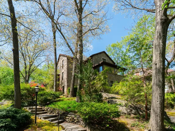 4501 Livingston Avenue image 1 of 39