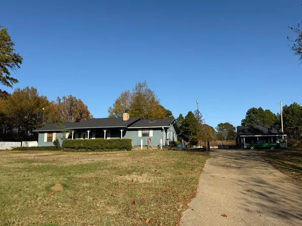 572 E Mountain Rd, Longview, TX 75604