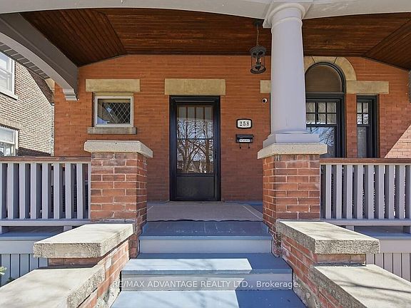 4th image of 258 Ridout St S