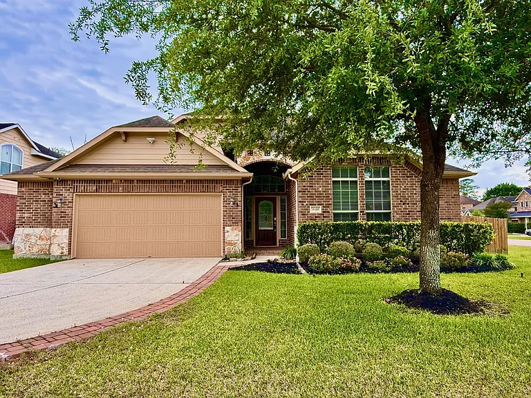 8139 Edenwood Dr — Photo 1
