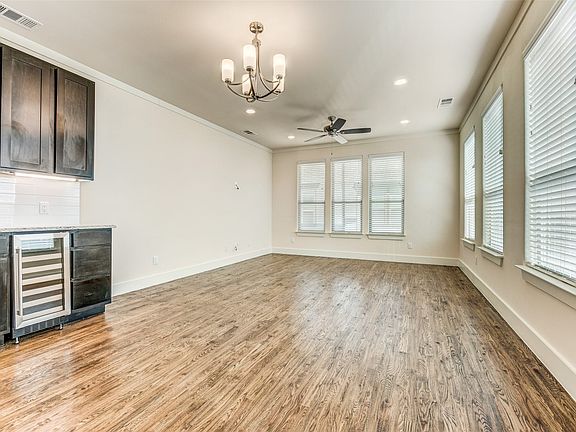 4th image of 4316 Hartford St #1