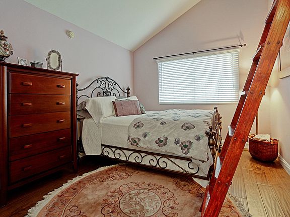 2nd image of 1818 Parnell Ave. #9