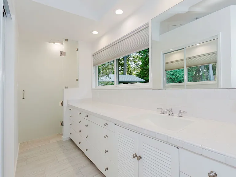 15550 Broom St NE — Photo 25