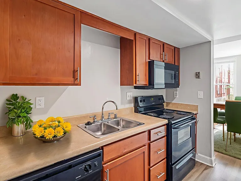 Station House Apartments — Photo 63