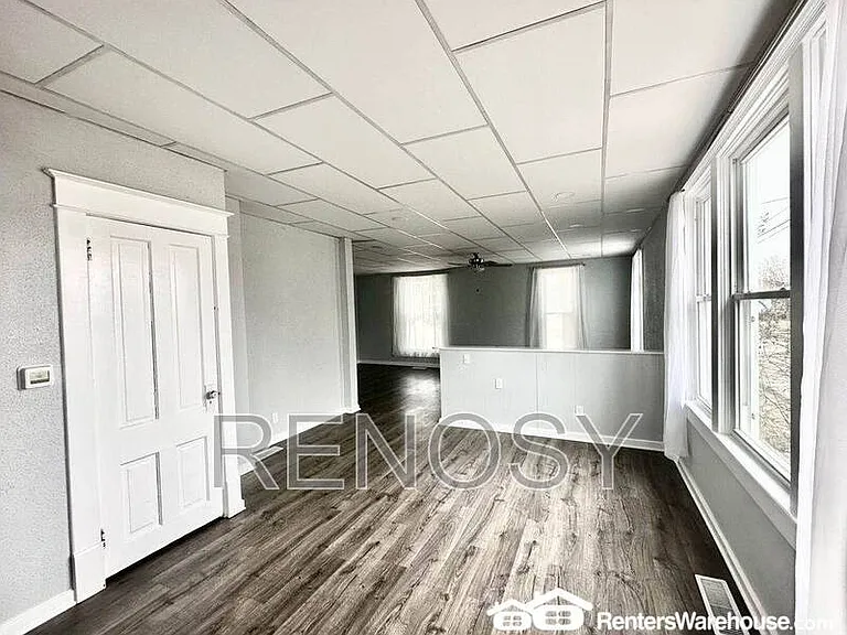 105 E 3rd Ave — Photo 7