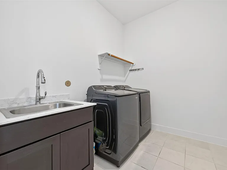 9623 Lakeside Arbor Way — Photo 18