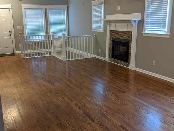 5th image of 305 E 79th St